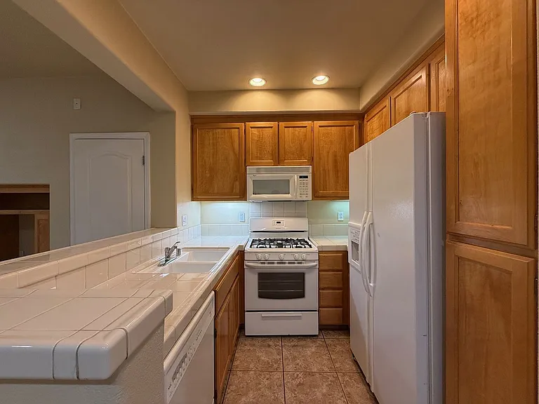 1463 Tucker St — Photo 6