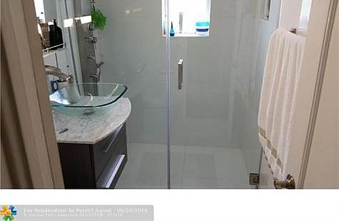 3rd image of 1524 NW 5th Ave