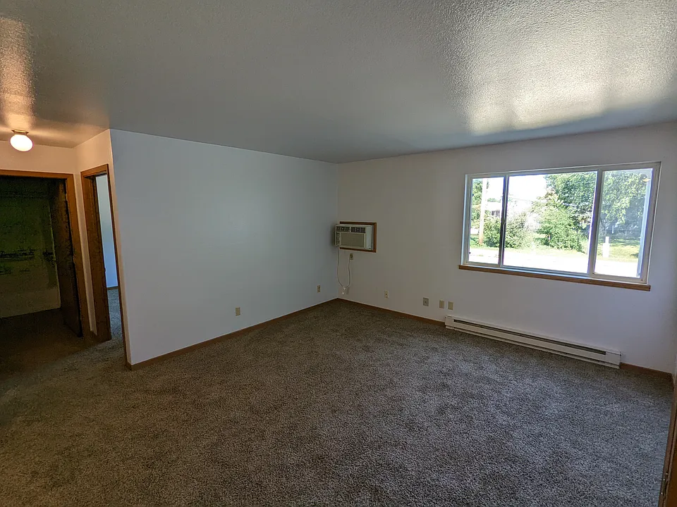 110 Garfield Ave #1