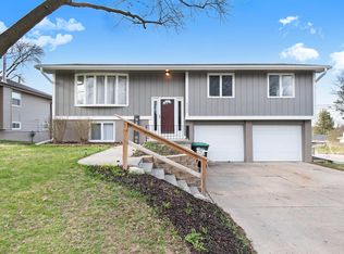 9306 Ames Ave, Omaha, NE 68134