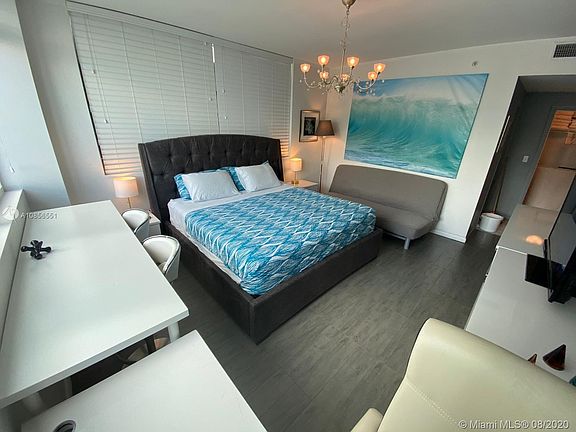 3rd image of 244 Biscayne Blvd APT 2509