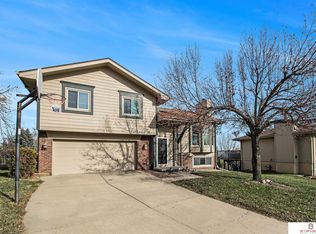 12622 Park Lane Cir, Omaha, NE 68164