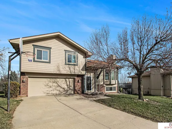 12622 Park Lane Cir, Omaha, NE 68164