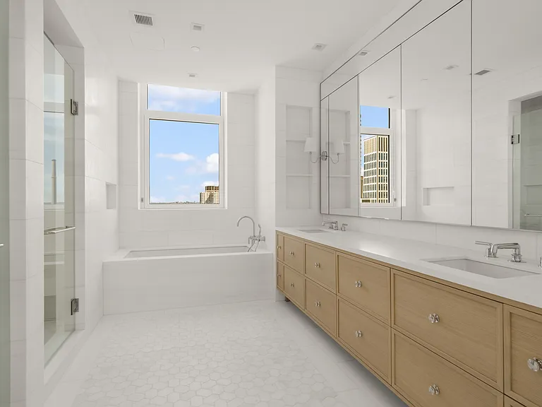 255 E 77th St #24A — Photo 5
