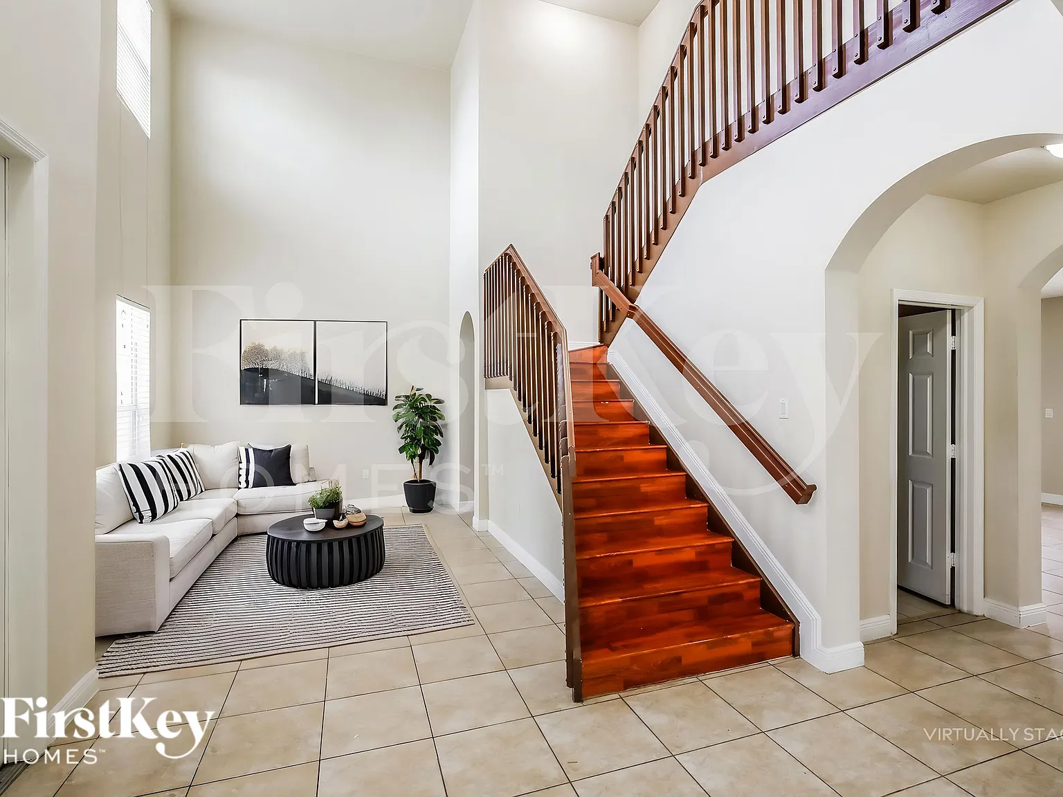 5 bed, 3.0 bath, 2772 sqft, $3,215 — Photo 3