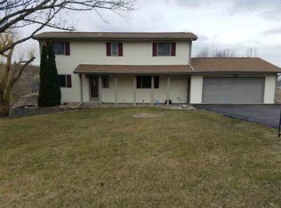 11301 Lakeview Dr, Dubuque, IA 52003
