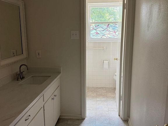 5th image of 1710 Tudor Dr