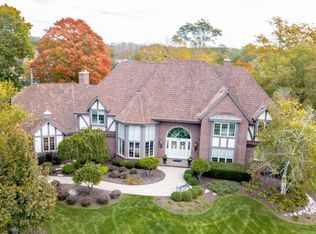 2240 Still Point Cir, Brookfield, WI 53045