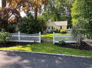 12 Whaling Ave, Cold Spring Harbor, NY 11724