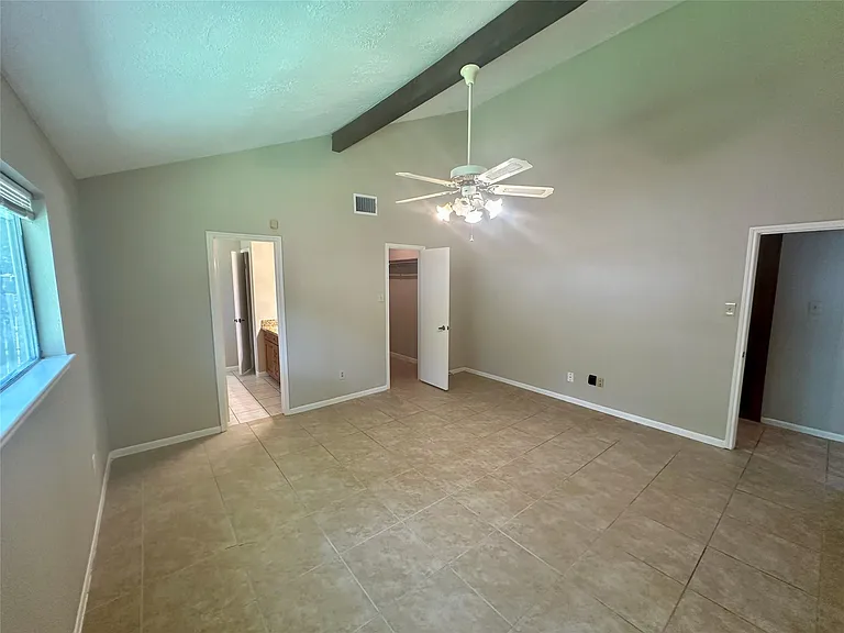 2711 Colony Dr — Photo 10