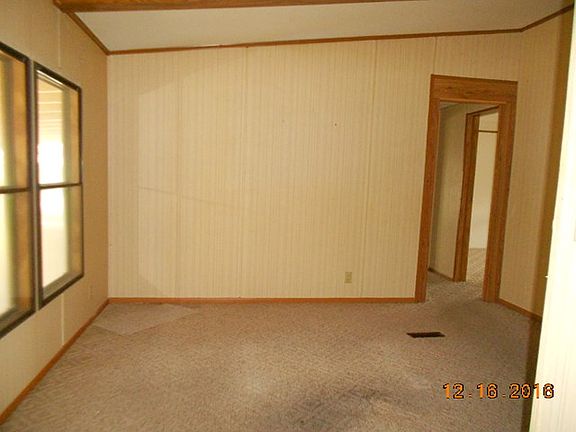 5th image of 109 Scarlet Dr