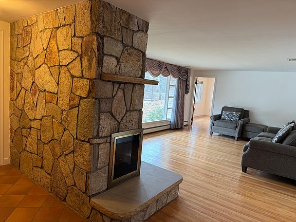 2nd image of 174 Forest St