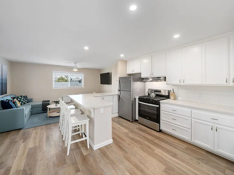 450 Manhattan Ave — Photo 7