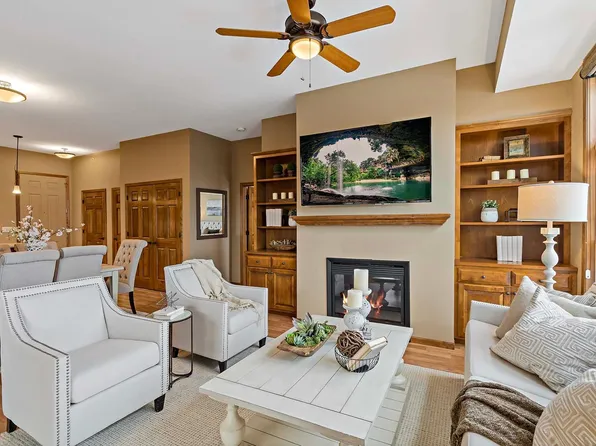 150 E Travelers Trl APT 401, Burnsville, MN 55337