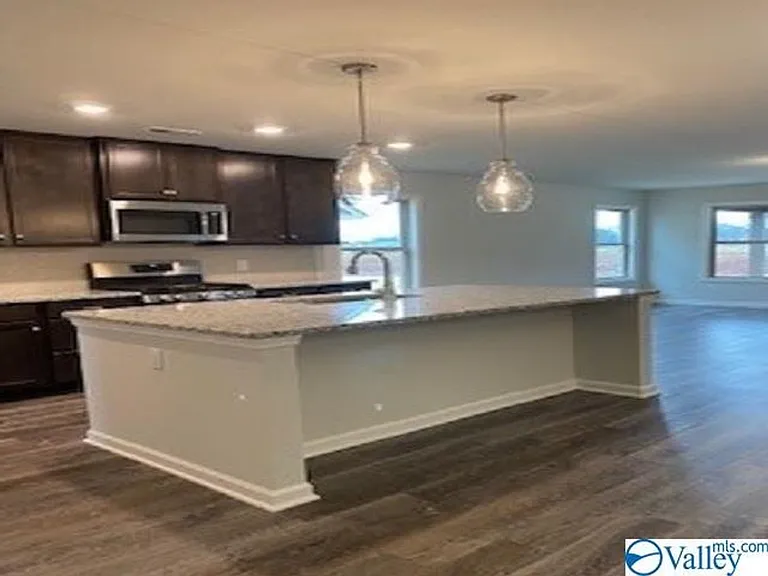 152 Sublett Dr — Photo 3