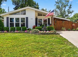 408 Ballwin Ave, Ballwin, MO 63021