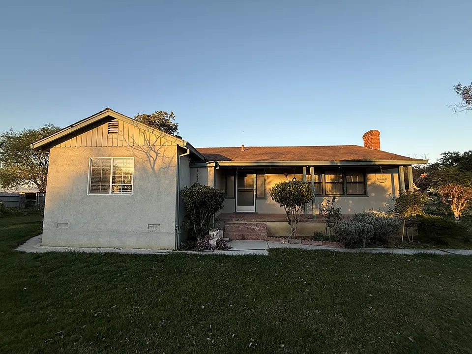 3665 Pacheco Pass Hwy #1