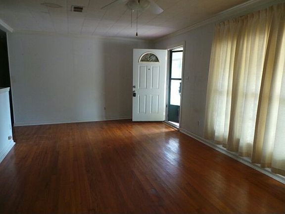 2nd image of 8361 Gardenia Cir