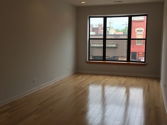 4th image of 1645 W Chicago Ave #B