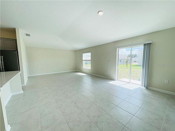 3rd image of 16417 Fernridge St