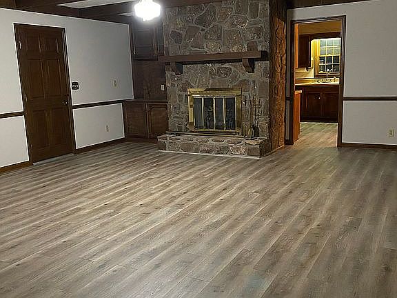 Lg den, new vinyl  plank fls