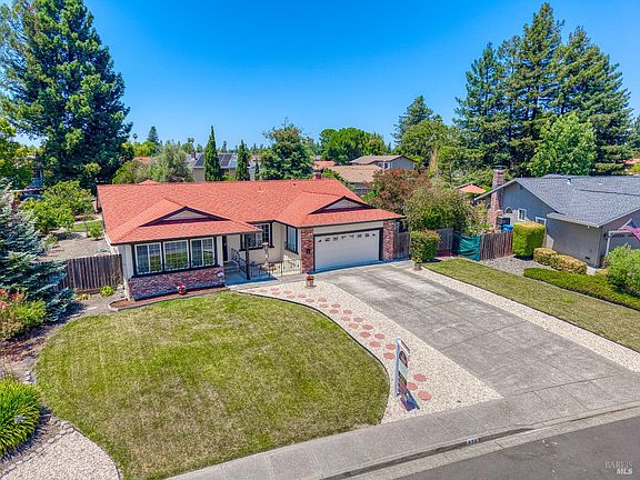 4th image of 874 Santa Dorotea Circle