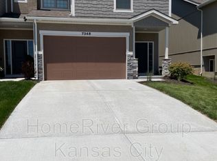 7348 Aaron St, Parkville, MO 64152