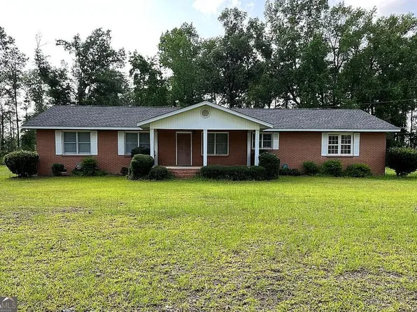2605 E River Road, Lumber City, GA 31549