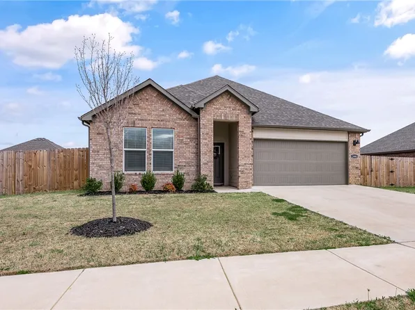 2000 Hahn St, Pea Ridge, AR 72751