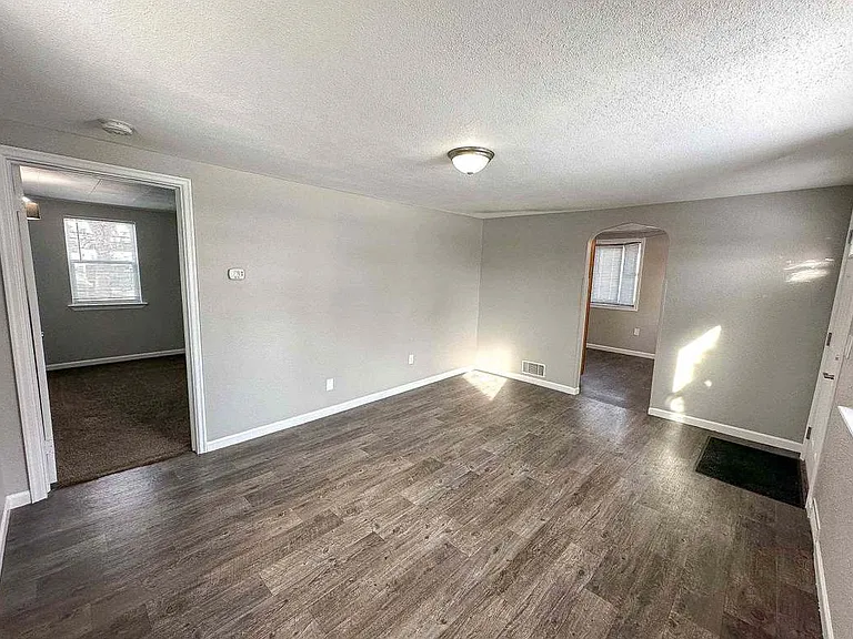 1416 6th St SW — Photo 3
