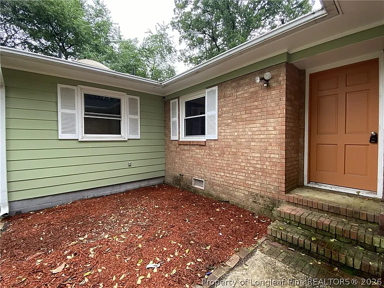290 Lemont Dr — Photo 26