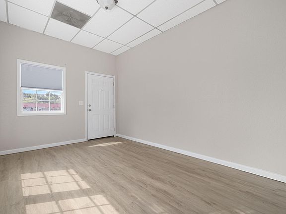 3rd image of 2908 Bloomingdale Rd #1