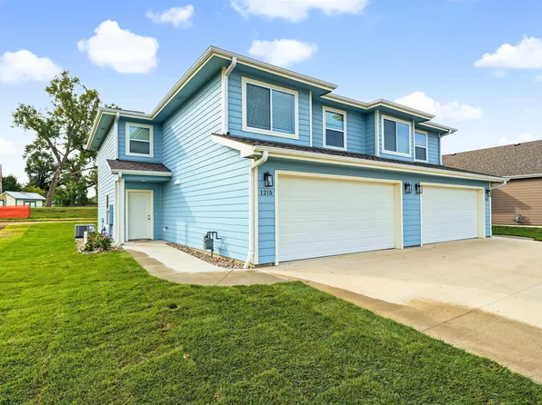 1215 Lindbergh Ln, Salina, KS 67401