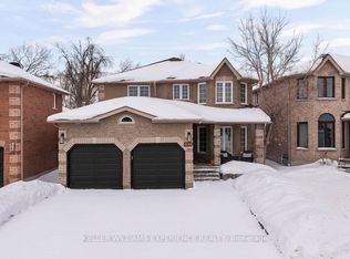 102 Country Ln, Barrie, ON L4N 0N3