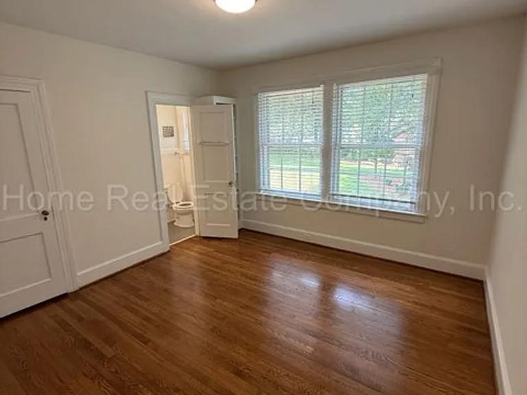 1947 Robinhood Rd — Photo 7