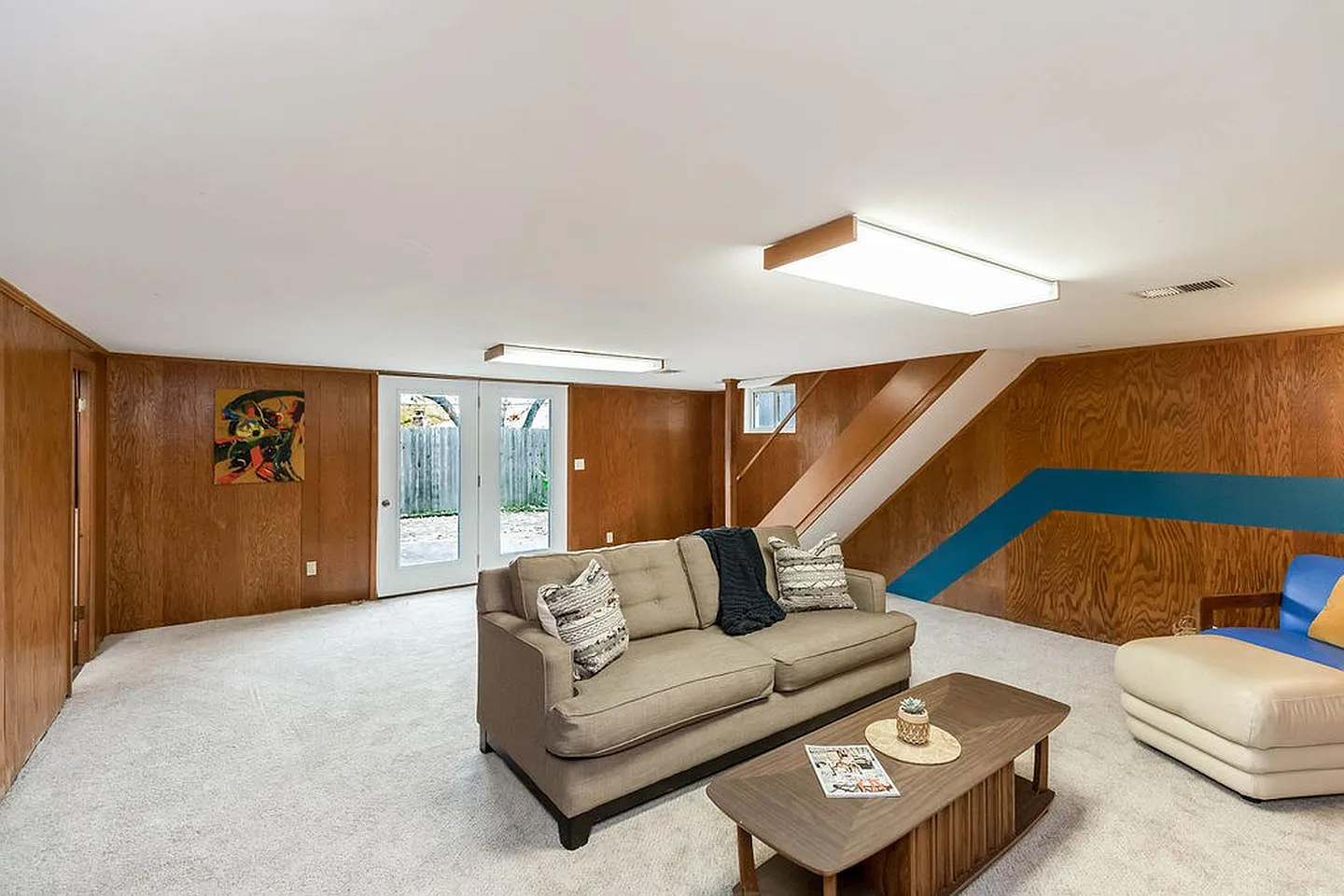 Inviting Kansas City home near Waldo with a spacious backyard — Photo 1