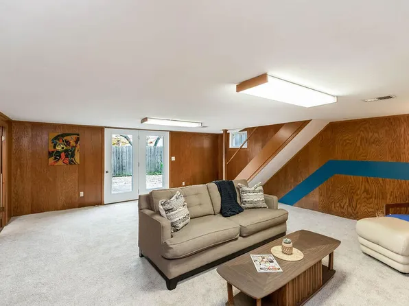 9230 Main St, Kansas City, MO 64114