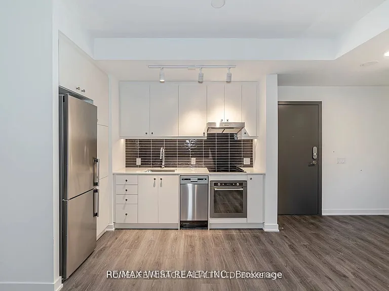 9 Tecumseth St #401 — Photo 13