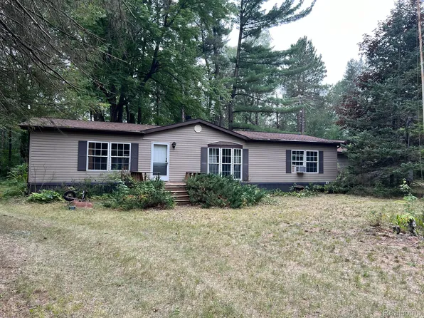 2001 Fornier Rd, Gladwin, MI 48624