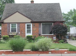 33505 Forest St, Wayne, MI 48184