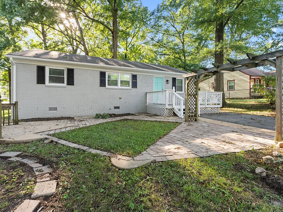9366 Quinnford Blvd