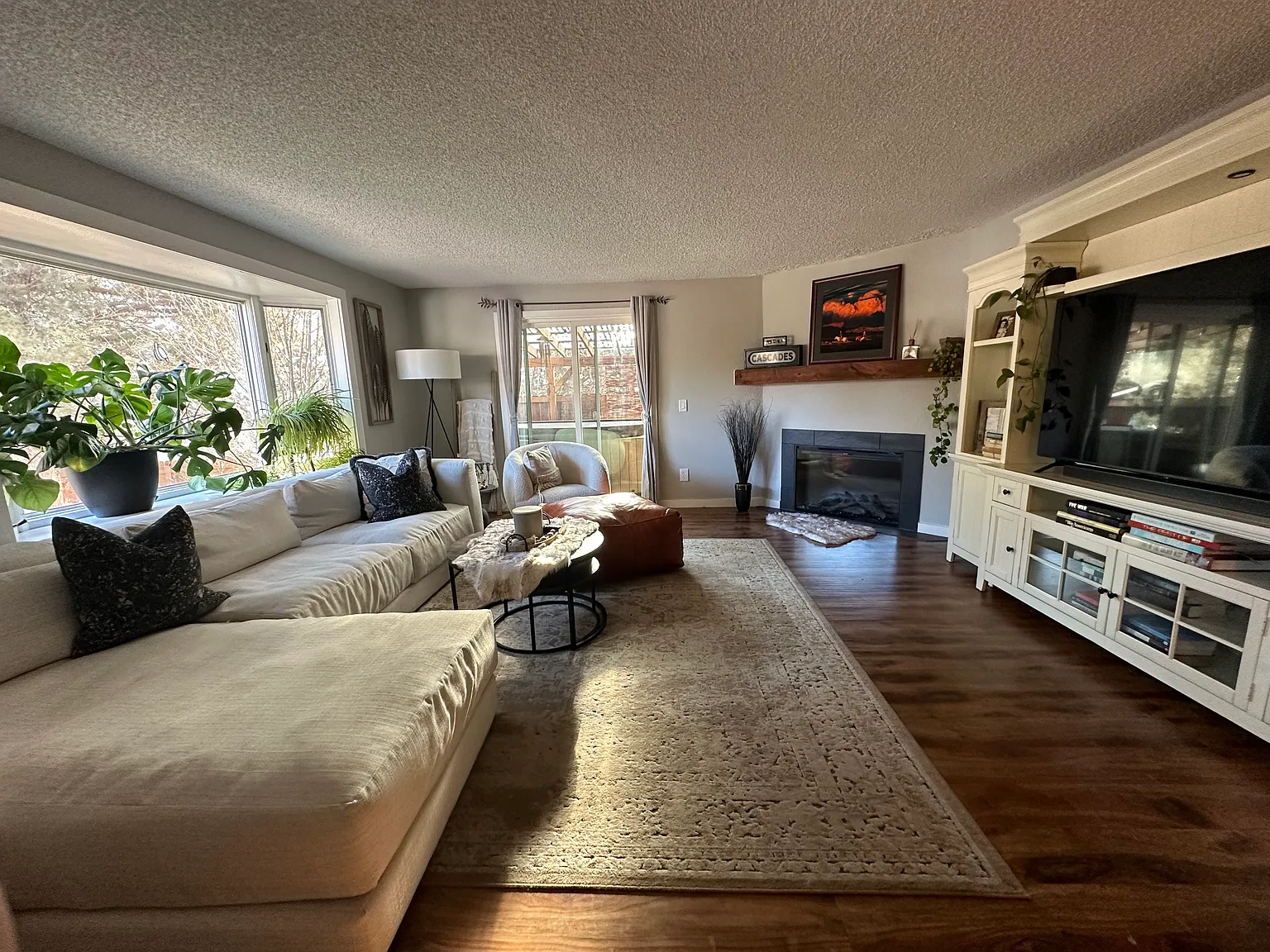 935 SE Douglas St — Photo 4