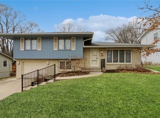 1918 66th St, Windsor Heights, IA 50324