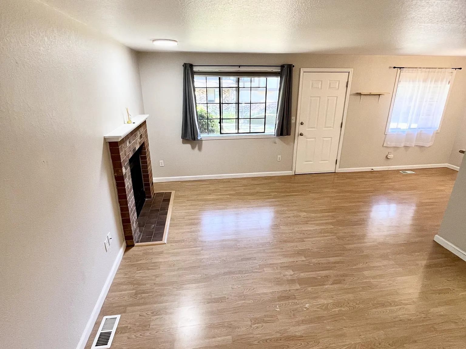 801 144th Ave NE — Photo 3
