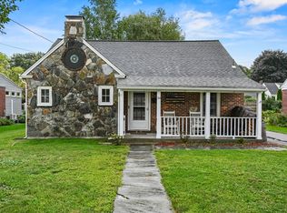 34 Sampson Pkwy, Pittsfield, MA 01201