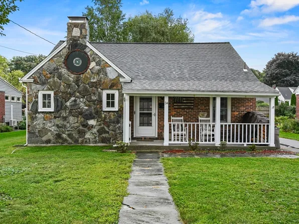 34 Sampson Pkwy, Pittsfield, MA 01201