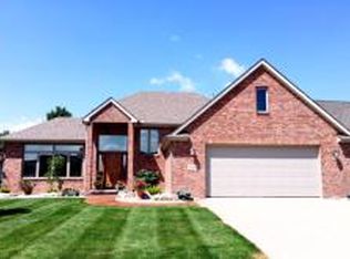5743 Eagles Landing Dr, Oregon, OH 43616