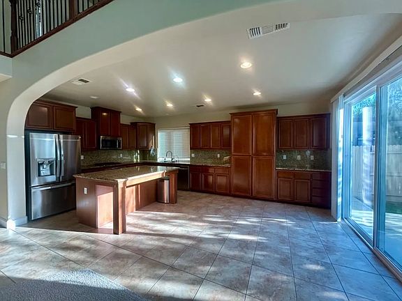 5th image of 3369 N Redda Rd