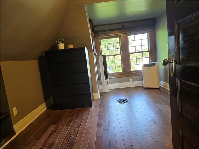5th bedroom or office in third floor