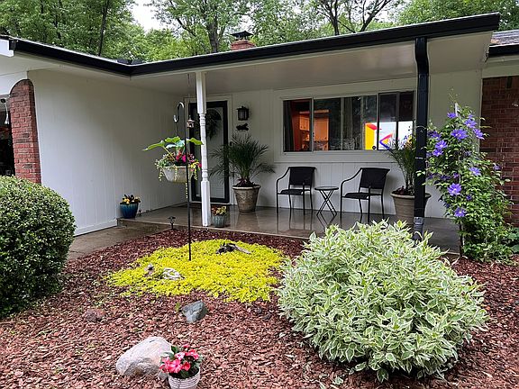 2nd image of 8036 Wallingwood Dr